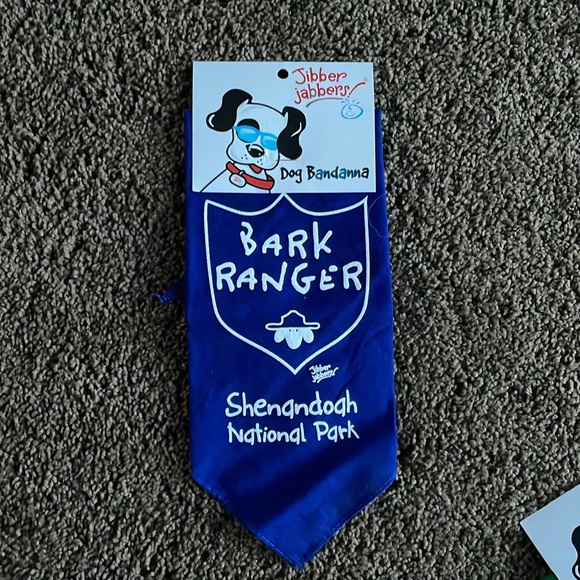 2 Dog Bandannas 💥NWT💥 - Picture 3 of 8